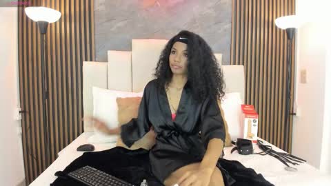 catiusca_reyes_03 online show from December 2025 01:20:02 PM