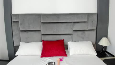 Snapshot of catleyasmith chatting on December 2025 12:01:02 PM Catleya online show from December 2025 12:01:02 PM