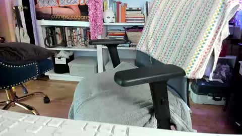 Snapshot of catnips_cabaret chatting on June 2026 05:37:02 PM some call me djcatnips some call me CC but i love it when you call me miss catnips online show from June 2026 05:37:02 PM