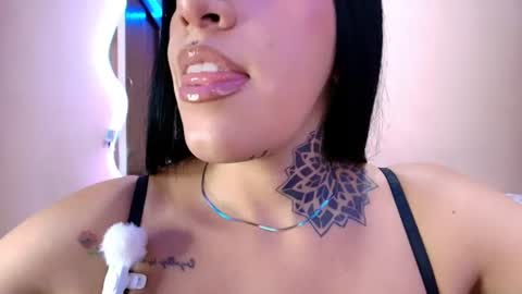 Snapshot of catte_jensen chatting on June 2026 06:11:01 AM Cattleya online show from June 2026 06:11:01 AM