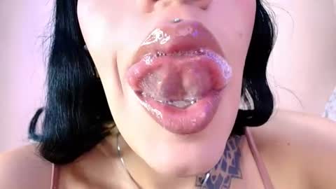 Snapshot of catte_jensen chatting on June 2026 05:49:02 AM Cattleya online show from June 2026 05:49:02 AM