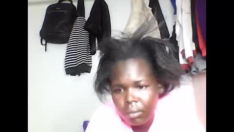 Snapshot of cavy_sweet chatting on April 2026 06:44:01 AM Mecy online show from April 2026 06:44:01 AM