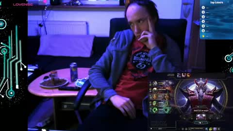 Snapshot of cblover88_ chatting on January 2025 06:57:01 PM Call me however u like online show from January 2025 06:57:01 PM