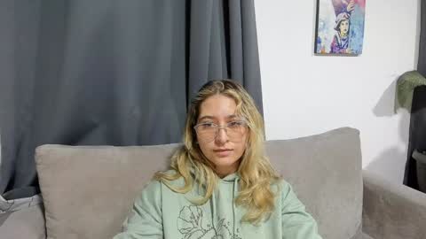 ccuteass online show from December 2024 02:04:01 AM
