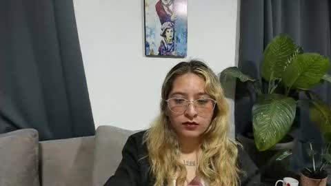 ccuteass online show from December 2024 02:45:02 AM