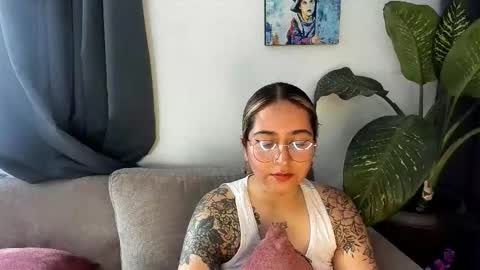 ccuteass online show from January 2025 04:30:02 PM