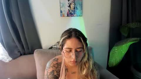ccuteass online show from February 2025 07:56:02 PM
