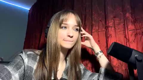 Lily online show from November 2025 04:18:02 PM