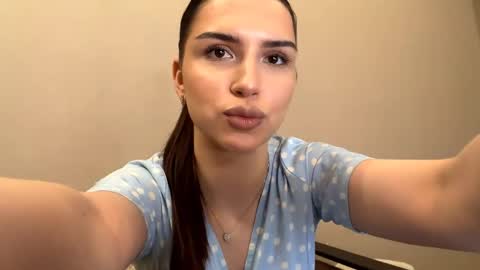 Darina online show from May 2026 04:12:02 PM
