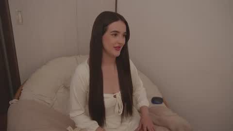 Diane Independent model online show from July 2026 10:01:01 PM