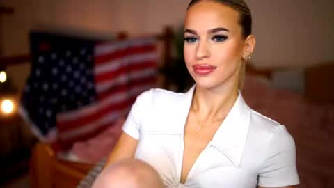Snapshot of celeste_www chatting on July 2026 05:05:02 PM Sunflower online show from July 2026 05:05:02 PM