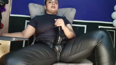       online show from October 2025 11:00:01 AM