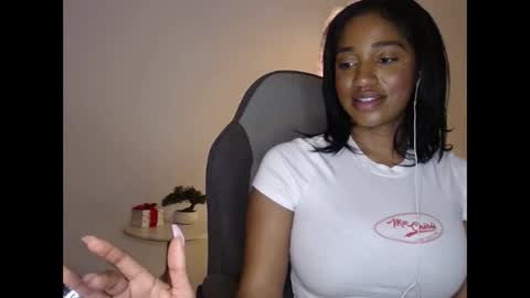 Snapshot of celinecostas chatting on March 2026 11:11:02 PM Celine Costas online show from March 2026 11:11:02 PM