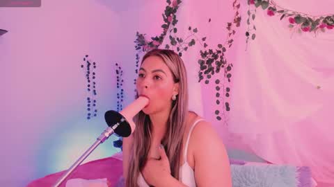 Hello guys my name is Sofi and Lizzie and  Vanessa online show from November 2025 03:12:01 PM