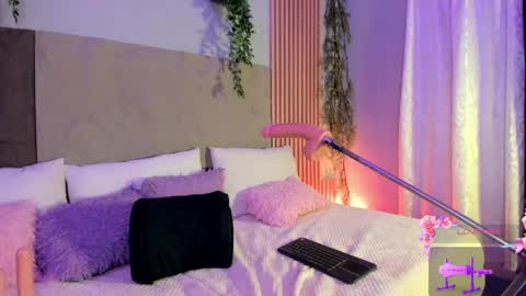 Snapshot of centaurigirls chatting on April 2026 08:43:02 PM Hello guys my name is Sofi and Lizzie and Vanessa online show from April 2026 08:43:02 PM