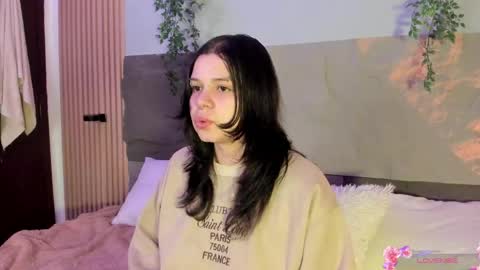 Snapshot of centaurigirls chatting on April 2026 04:06:01 AM Hello guys my name is Sofi and Lizzie and Vanessa online show from April 2026 04:06:01 AM