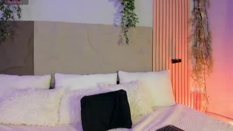 Snapshot of centaurigirls chatting on April 2026 10:25:02 PM Hello guys my name is Sofi and Lizzie and Vanessa online show from April 2026 10:25:02 PM