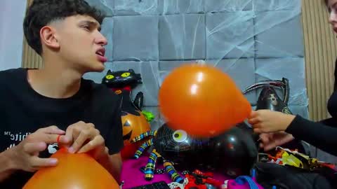 Chanellandmax online show from October 2025 01:11:01 PM