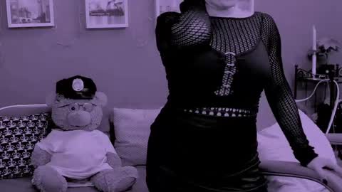 The Queen online show from March 2026 03:18:01 PM