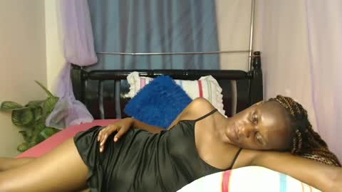 Snapshot of chantelsamz2 chatting on December 2024 09:13:02 PM Chantel online show from December 2024 09:13:02 PM