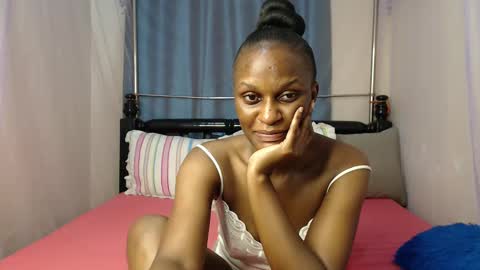 Snapshot of chantelsamz2 chatting on February 2025 03:47:02 AM Chantel online show from February 2025 03:47:02 AM