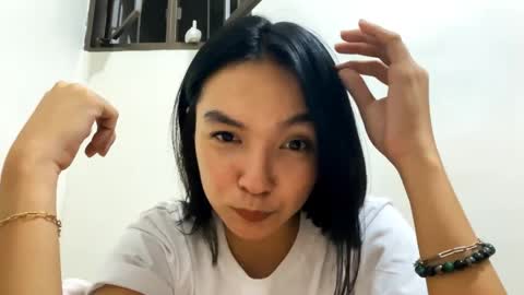 Elly online show from April 2026 05:33:01 PM