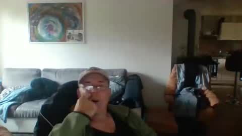 charles6064 online show from September 2025 07:30:02 AM