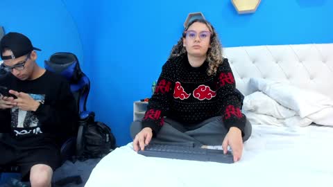 Snapshot of charles_x_elara chatting on December 2024 06:36:01 AM Charles y Elara online show from December 2024 06:36:01 AM