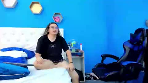 Snapshot of charles_x_elara chatting on December 2024 06:14:01 AM Charles y Elara online show from December 2024 06:14:01 AM