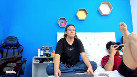 Snapshot of charles_x_elara chatting on December 2024 02:10:02 PM Charles y Elara online show from December 2024 02:10:02 PM