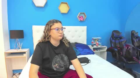 Snapshot of charles_x_elara chatting on January 2025 03:12:01 AM Charles y Elara online show from January 2025 03:12:01 AM