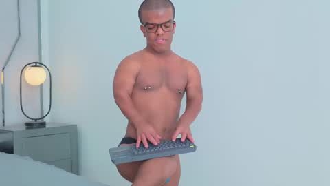 charlie_walkerr online show from June 2026 07:17:01 PM