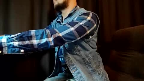 Snapshot of charlieoyeah chatting on November 2025 10:04:01 PM CharlieOYeah online show from November 2025 10:04:01 PM