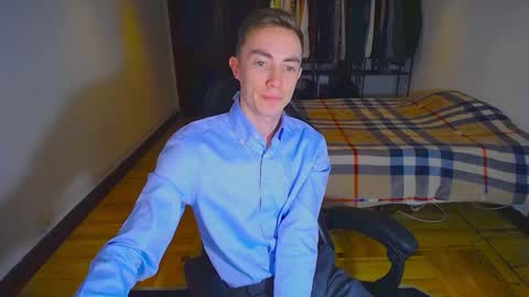 Snapshot of charlieseyer chatting on January 2025 12:43:01 PM carlos reyes online show from January 2025 12:43:01 PM