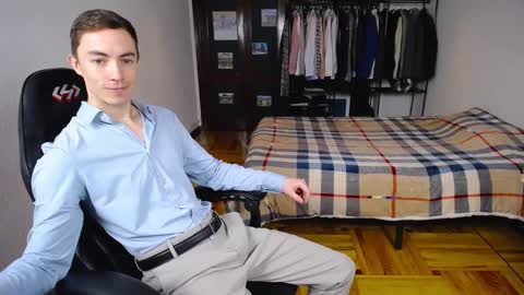 Snapshot of charlieseyer chatting on February 2025 11:44:02 AM carlos reyes online show from February 2025 11:44:02 AM