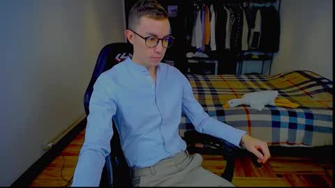 Snapshot of charlieseyer chatting on September 2025 09:57:01 AM carlos reyes online show from September 2025 09:57:01 AM