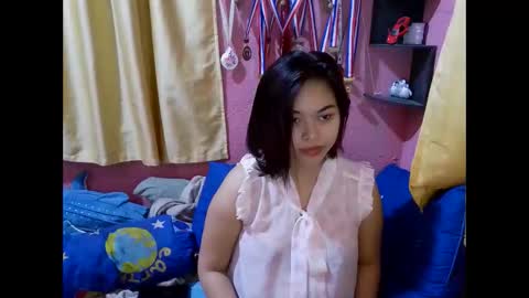 Sweetieeche online show from April 2026 03:17:01 PM