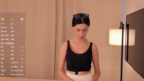 Snapshot of charlinepiker chatting on January 2026 09:25:01 AM Yumi online show from January 2026 09:25:01 AM