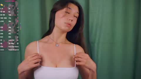 Snapshot of charlinepiker chatting on June 2026 09:09:01 AM Yumi online show from June 2026 09:09:01 AM