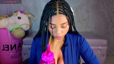 Snapshot of charlote_fun_a chatting on April 2026 12:33:01 PM Charlote online show from April 2026 12:33:01 PM
