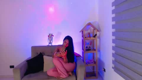 charlott online show from October 2025 09:45:01 PM