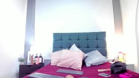 Charlott online show from November 2025 02:17:02 PM