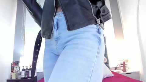 Charlott online show from November 2025 03:56:02 PM