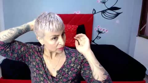 CHARLOTTE GRAY online show from October 2025 12:17:02 PM