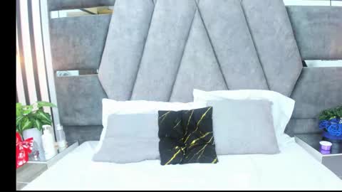 charlotte chapman online show from November 2025 11:44:01 AM