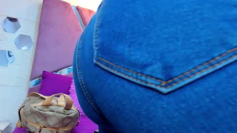 Charlotte Icee online show from October 2025 03:34:02 PM