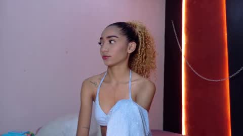 Snapshot of charlotte_love10 chatting on January 2026 12:20:01 PM CHARLOTTE online show from January 2026 12:20:01 PM