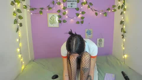 Snapshot of charlotte_queeen chatting on December 2024 09:58:02 PM Charlotte online show from December 2024 09:58:02 PM