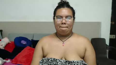 Snapshot of charlotte_rot chatting on October 2025 01:03:01 AM charlotte_rot online show from October 2025 01:03:01 AM