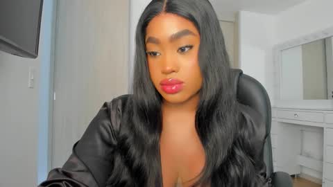 Snapshot of charlotte_tiller chatting on February 2026 03:54:01 PM Yuli online show from February 2026 03:54:01 PM